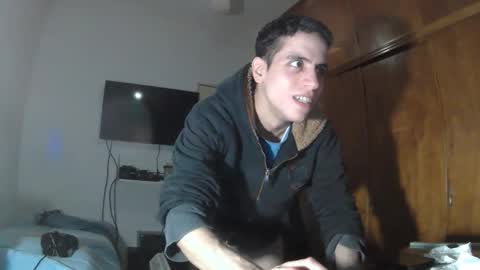 Snapshot of lauti_twink chatting on 27, 5, 2026 Lautaro online show from 27, 5, 2026