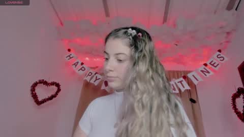 Snapshot of lauu_g chatting on 4, 2, 2025 Lauu G online show from 4, 2, 2025