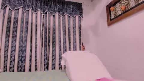 Snapshot of lauu_g chatting on 14, 10, 2025 Lauu G online show from 14, 10, 2025