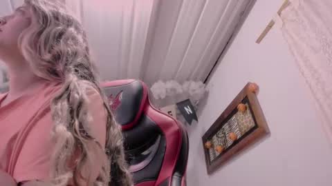 Snapshot of lauu_g chatting on 24, 10, 2025 Lauu G online show from 24, 10, 2025