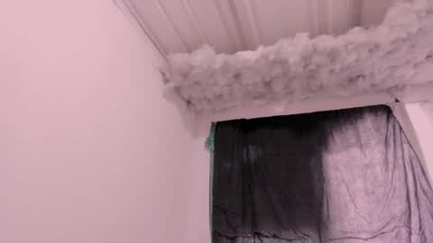 Snapshot of lauu_g chatting on 1, 11, 2025 Lauu G online show from 1, 11, 2025