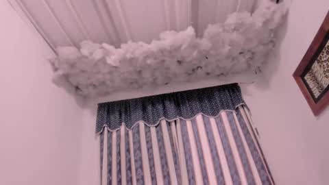 Snapshot of lauu_g chatting on 8, 11, 2025 Lauu G online show from 8, 11, 2025