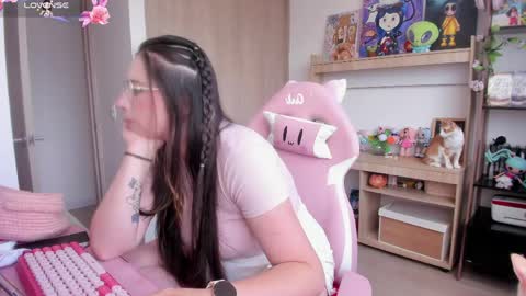          online show from 8, 4, 2026