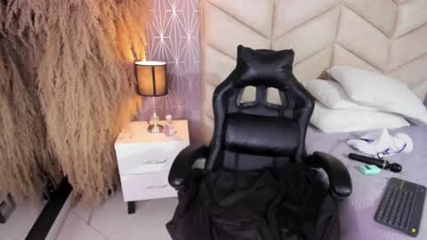 Snapshot of layadoll chatting on 13, 11, 2025 laya online show from 13, 11, 2025