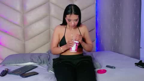 Snapshot of layadoll chatting on 3, 12, 2025 laya online show from 3, 12, 2025