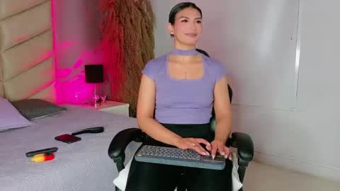 Snapshot of layadoll chatting on 15, 12, 2025 laya online show from 15, 12, 2025