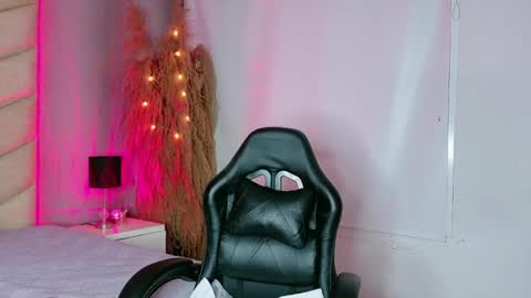 Snapshot of layadoll chatting on 20, 12, 2025 laya online show from 20, 12, 2025