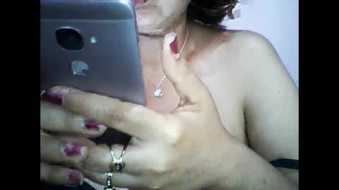 Snapshot of layanah12 chatting on 8, 1, 2025 layanah12 online show from 8, 1, 2025