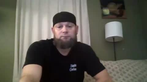 Snapshot of layinlow42 chatting on 14, 10, 2025 layinlow42 online show from 14, 10, 2025