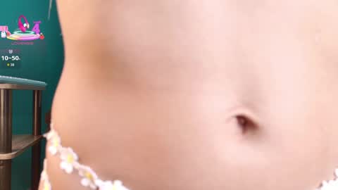 layla_17 online show from 14, 4, 2026