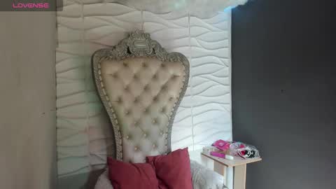 Layla online show from 12, 3, 2026