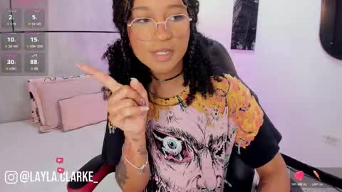 layla_clarke online show from 25, 3, 2026