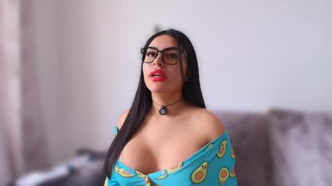 Layla online show from 30, 4, 2026