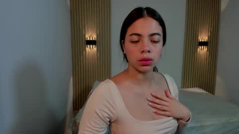 LaylaEmber online show from 8, 1, 2026