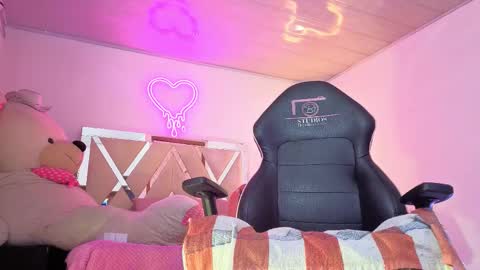 Snapshot of laylafoxy_tay chatting on 16, 1, 2026 laylafoxy_tay online show from 16, 1, 2026