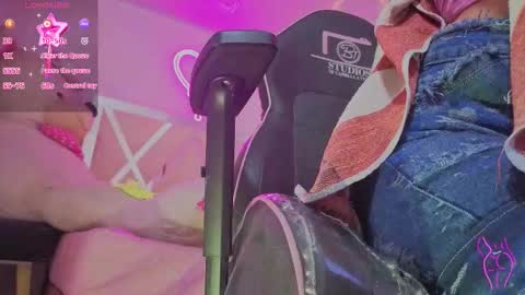 Snapshot of laylafoxy_tay chatting on 2, 2, 2026 laylafoxy_tay online show from 2, 2, 2026