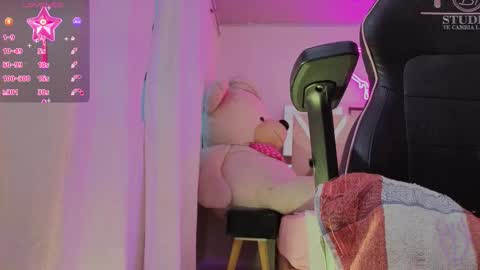 Snapshot of laylafoxy_tay chatting on 4, 2, 2026 laylafoxy_tay online show from 4, 2, 2026