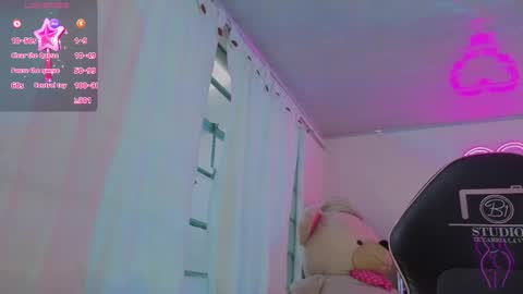 Snapshot of laylafoxy_tay chatting on 5, 2, 2026 laylafoxy_tay online show from 5, 2, 2026