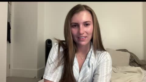 laylahlaylah1 online show from 7, 7, 2026