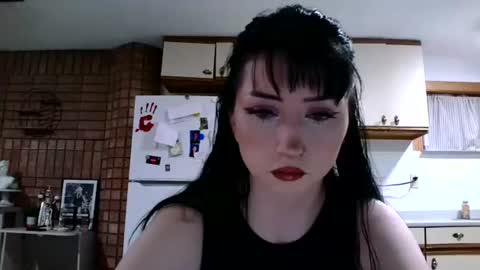 Snapshot of laylakills chatting on 20, 9, 2025 Layla Kills online show from 20, 9, 2025