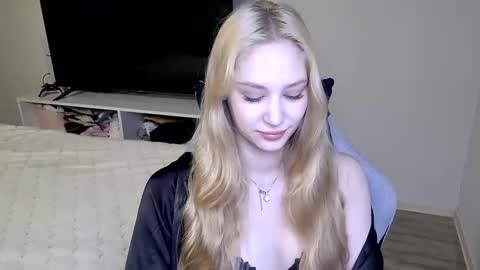 LaylaPretty001 online show from 25, 5, 2026