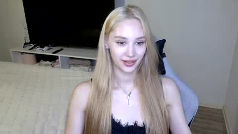 LaylaPretty001 online show from 20, 7, 2026