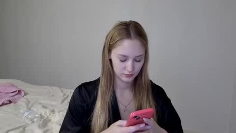 Laylla001 online show from 4, 12, 2024