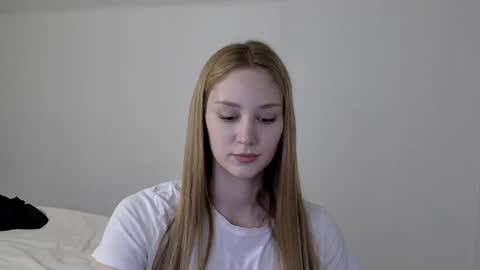 Laylla001 online show from 5, 12, 2024