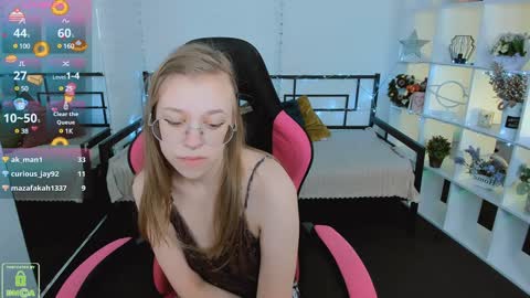 layriantavee online show from 30, 12, 2024