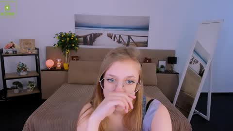 layriantavee online show from 5, 3, 2025