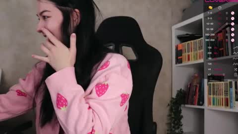 Snapshot of lazynut chatting on 24, 10, 2025 Lisa online show from 24, 10, 2025