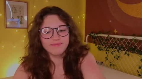 Snapshot of lea_belle_ chatting on 15, 10, 2025 Lea online show from 15, 10, 2025