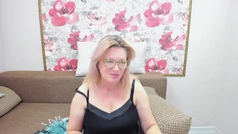 Snapshot of lea_fruit chatting on 16, 12, 2024 Lea online show from 16, 12, 2024