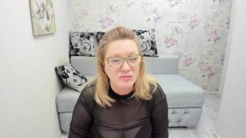 Snapshot of lea_fruit chatting on 2, 2, 2025 Lea online show from 2, 2, 2025