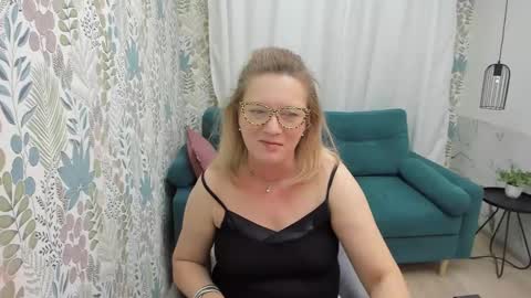 Snapshot of lea_fruit chatting on 22, 2, 2025 Lea online show from 22, 2, 2025