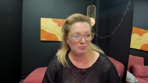 Snapshot of lea_fruit chatting on 1, 3, 2025 Lea online show from 1, 3, 2025