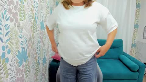 Snapshot of lea_fruit chatting on 20, 9, 2025 Lea online show from 20, 9, 2025