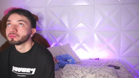 Vero Andy and Caius online show from 8, 2, 2025