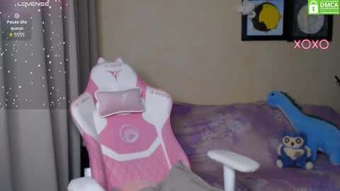 Snapshot of leah__gotty chatting on 2, 2, 2025 Leah Gotty online show from 2, 2, 2025