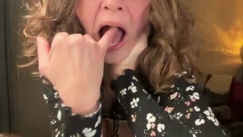 Leah Sparkles online show from 18, 3, 2026