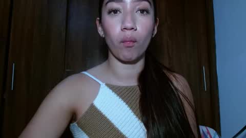 Snapshot of leanaalhub chatting on 2, 3, 2025 leanaalhub online show from 2, 3, 2025