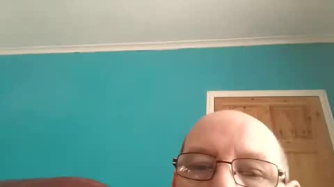 Snapshot of leatherpants68 chatting on 12, 10, 2025 leatherpants68 online show from 12, 10, 2025