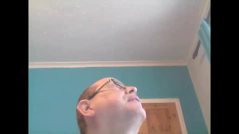 Snapshot of leatherpants68 chatting on 26, 10, 2025 leatherpants68 online show from 26, 10, 2025