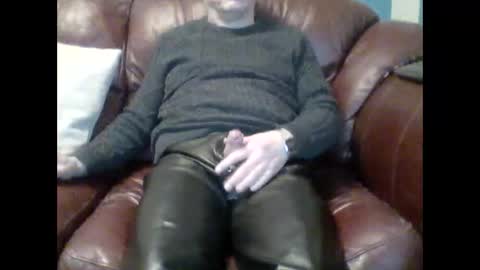leatherpants68 online show from 22, 2, 2026
