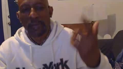 Snapshot of leeguy_hugedick chatting on 18, 1, 2026 Ebony DeafGuy online show from 18, 1, 2026