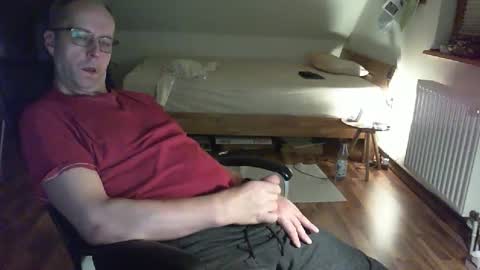 Snapshot of lefti27 chatting on 19, 1, 2025 Dave online show from 19, 1, 2025