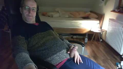 Snapshot of lefti27 chatting on 3, 2, 2025 Dave online show from 3, 2, 2025