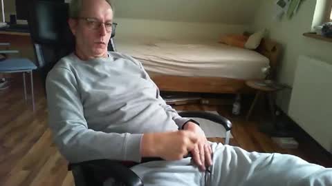 Snapshot of lefti27 chatting on 2, 3, 2025 Dave online show from 2, 3, 2025