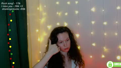 Snapshot of leia_bell chatting on 17, 5, 2026 hey Im Leia and I love rock online show from 17, 5, 2026
