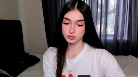 Snapshot of leila_4ever chatting on 29, 4, 2026 Leila online show from 29, 4, 2026